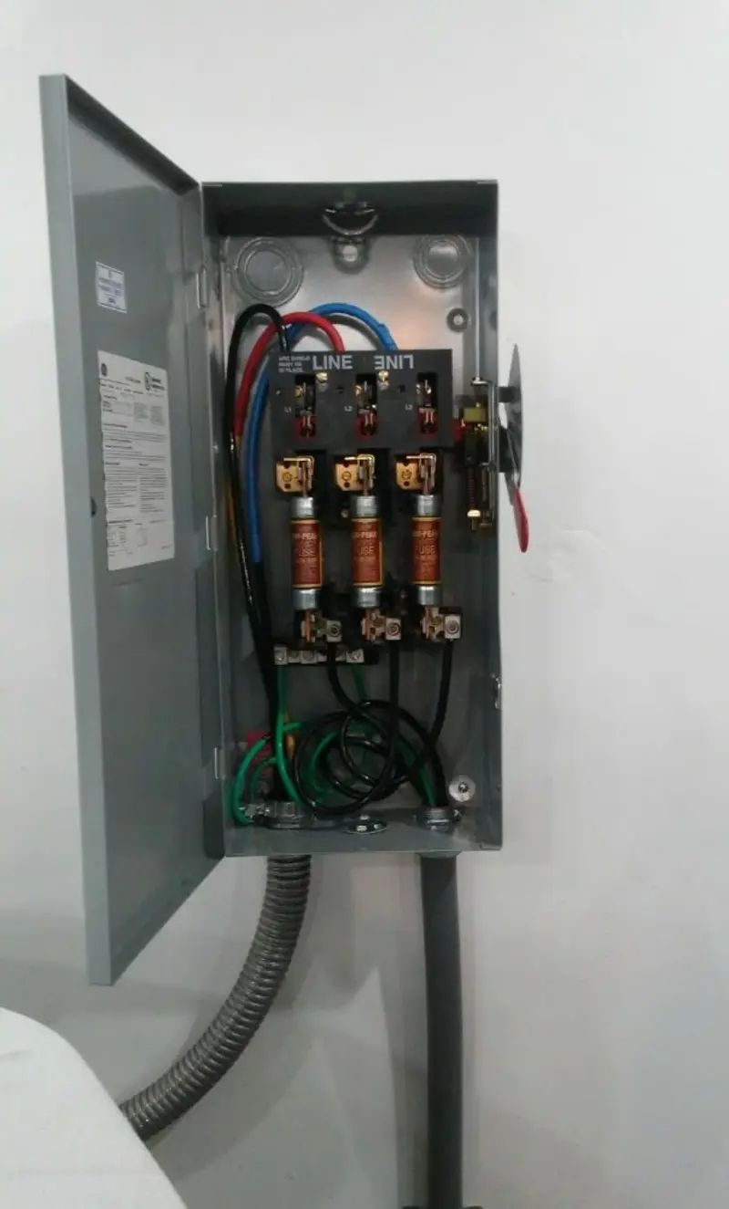 Three-phase disconnect switch installed for Smoke Detector Installation in Scottdale